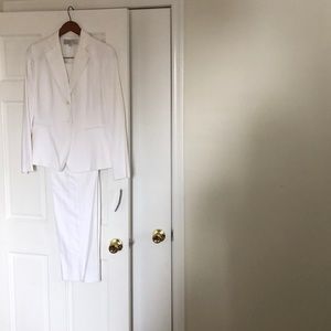 White suit set